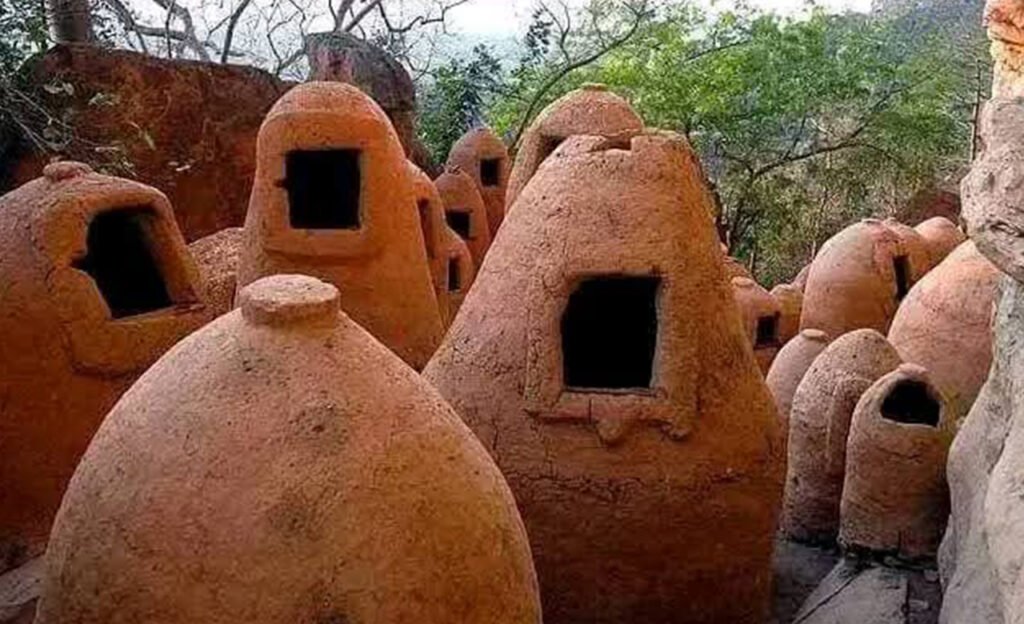 Village troglodyte de Nianssogoni